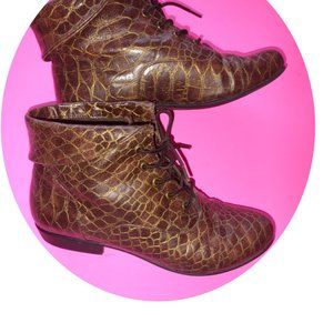 "The Darcy Bootie" (25 ounces)